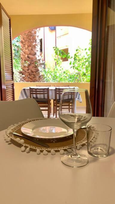 Nest House - Esclusivo Appartamento Marina Di Olbia- Mater Olbia - Beaches - Close To The Airport - Private Parking- Full Comforts - Екстер'єр фото
