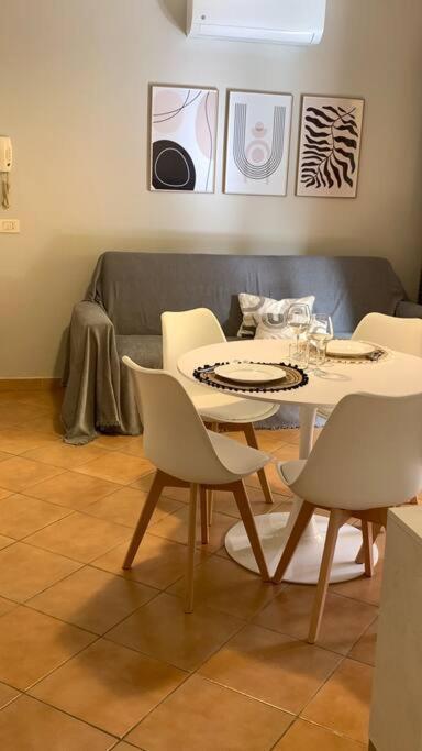 Nest House - Esclusivo Appartamento Marina Di Olbia- Mater Olbia - Beaches - Close To The Airport - Private Parking- Full Comforts - Екстер'єр фото